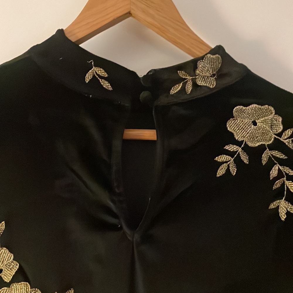 Black velvet long sleeve shift dress - Picture 5 of 6